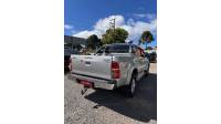 TOYOTA - HILUX - 2011/2012 - Prata - R$ 130.000,00