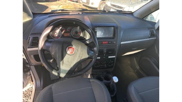 FIAT - IDEA - 2011/2012 - Prata - R$ 35.000,00