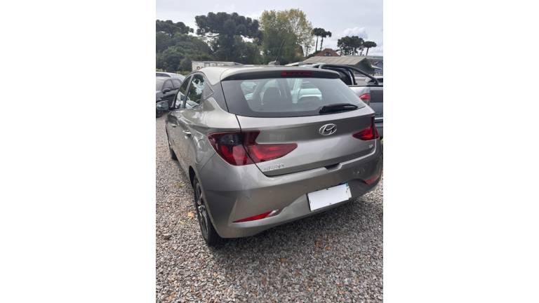 HYUNDAI - HB20 - 2021/2022 - Prata - R$ 75.000,00