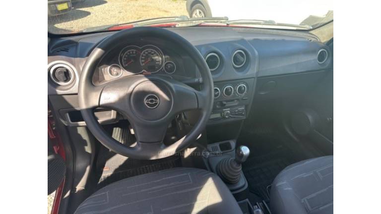 CHEVROLET - PRISMA - 2010/2011 - Vermelha - R$ 29.900,00