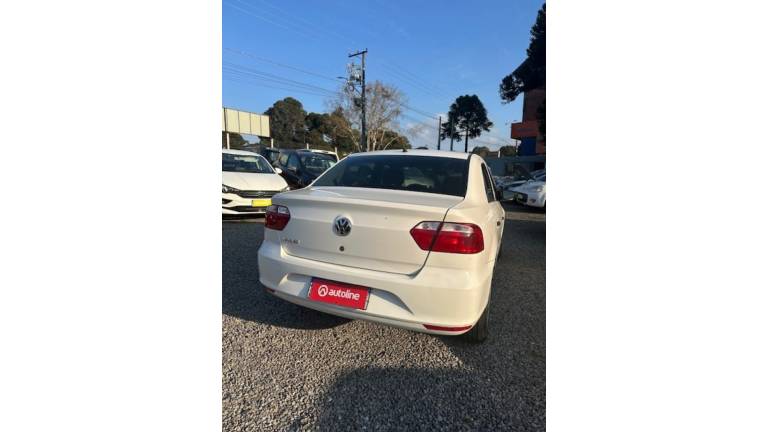 VOLKSWAGEN - VOYAGE - 2022/2023 - Branca - R$ 55.000,00