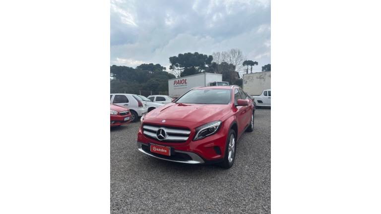 MERCEDES-BENZ - GLA 200 - 2017/2017 - Vermelha - R$ 110.000,00