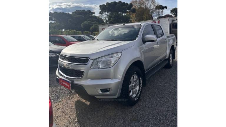 CHEVROLET - S10 - 2014/2014 - Prata - R$ 115.000,00