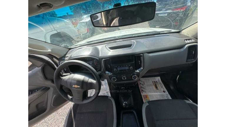 CHEVROLET - S10 - 2016/2017 - Branca - R$ 120.000,00