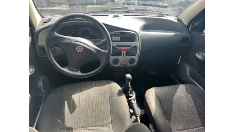 FIAT - SIENA - 2011/2012 - Branca - R$ 32.900,00