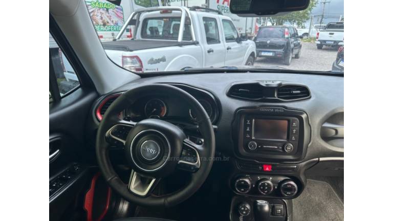 JEEP - RENEGADE - 2015/2016 - Preta - R$ 94.000,00