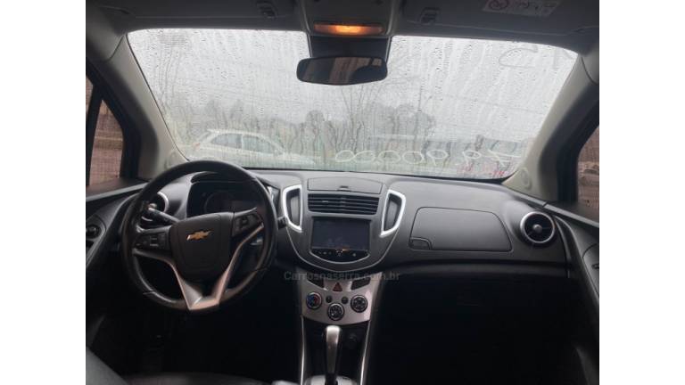 CHEVROLET - TRACKER - 2015/2015 - Branca - R$ 75.000,00