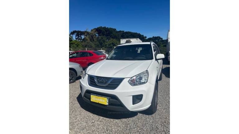 CHERY - TIGGO - 2014/2015 - Branca - R$ 45.000,00